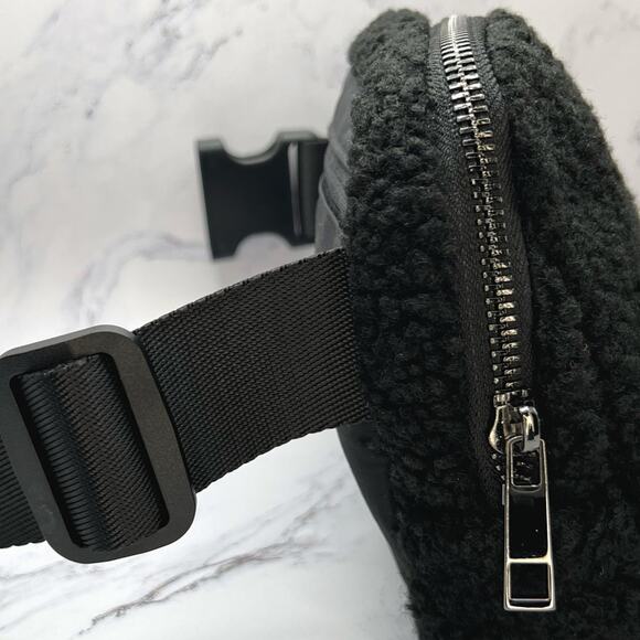 New Everyday Black Fuzzy Sherpa Standard Size Fanny Pack / Waist Pack - Picture 3 of 8